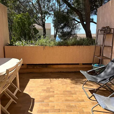 Bright Apartment, 5-minute Walk To 公寓