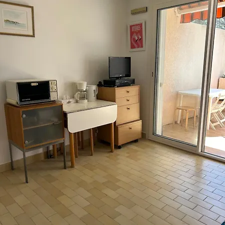 公寓 Bright Apartment, 5-minute Walk To 耶尔