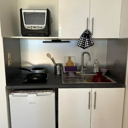 Bright Apartment, 5-minute Walk To 公寓 耶尔